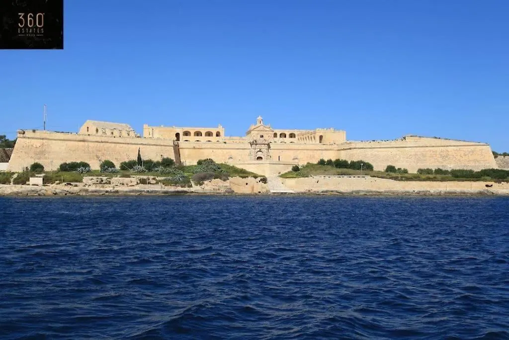 A Lovely 3 Bedroom, 3 Baths Home In The Centre Of Gzira By 360 Estates 0*,  Malta